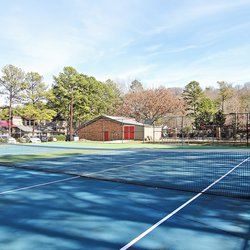 tennis court at 100 Inverness Apartments in Birmingham, AL