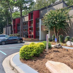 building at at 100 Inverness Apartments in Birmingham, AL