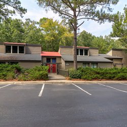 building at at 100 Inverness Apartments in Birmingham, AL