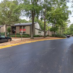 entry at 100 Inverness Apartments in Birmingham, AL