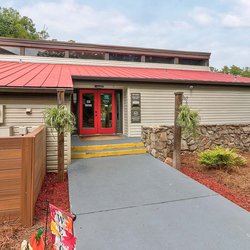 leasing office at 100 Inverness Apartments in Birmingham, AL